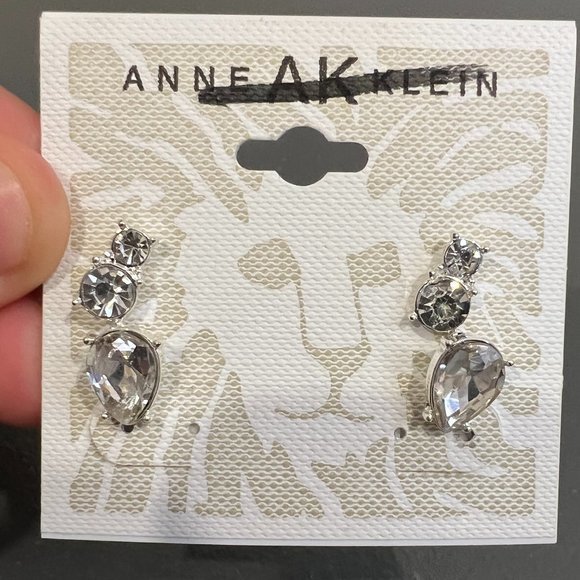 🌿4/$35🌿  NWT ANNE KLEIN Silver‎ Diamond Earring Set (2 Pack) - Picture 2 of 2